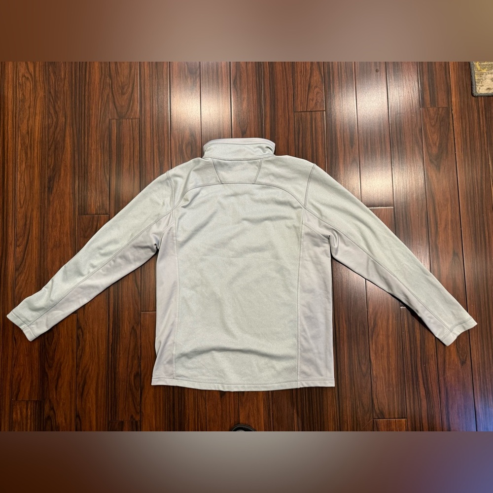 2 for 1 deal. Under Armor shorts and NorthFace Pullover - Picture 2 of 6